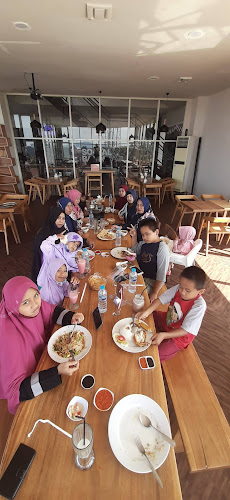 Opinii despre Social Barn Coffee în Kota Palopo - Gastronomi dan perhotelan