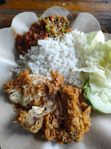 Opinii despre Ayam Tonk în Kota Padang - Gastronomi dan perhotelan