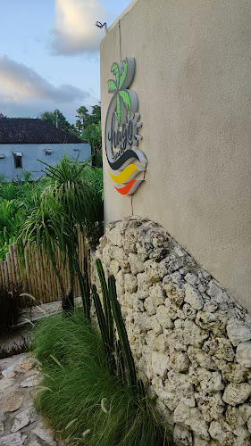 Hago Beach - Gastronomi dan perhotelan