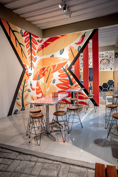 GONDES Cafe & Bistro | UNESA Lidah Wetan.