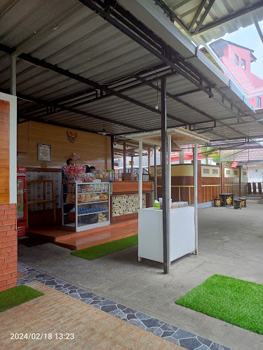 President Lesehan 1 - Gastronomi dan perhotelan