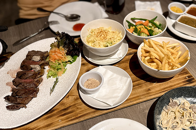 Glosis Steakhouse - Gastronomi dan perhotelan