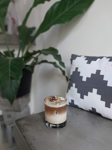 LEUKA COFFEE SHOP - Gastronomi dan perhotelan