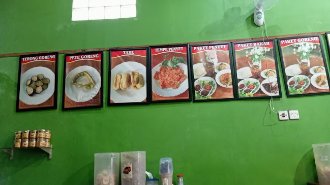 Ayam Goreng Mbak Yuli - Gastronomi dan perhotelan