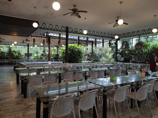 Jl. Dr. Setiabudi No.20, Baros, Kec. Pekalongan Tim., Kota Pekalongan, Jawa Tengah 51129