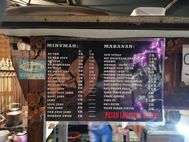 Opinii despre Angkringan Fellas Eatery în Surabaya - Gastronomi dan perhotelan