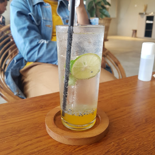 Opinii despre Nyaman Coffee în Kota Mataram - Gastronomi dan perhotelan