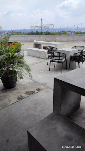 Arah Awan Coffee & Bar