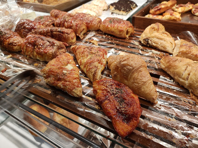 Royal Plaza, Jl. Ahmad Yani, Wonokromo, Kec. Wonokromo, Surabaya, Jawa Timur 60243