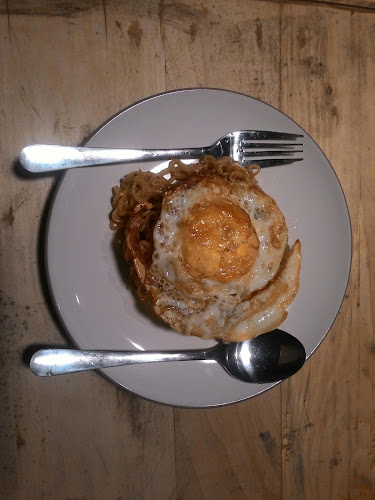 Haiqi cafe dan angkringan - Gastronomi dan perhotelan