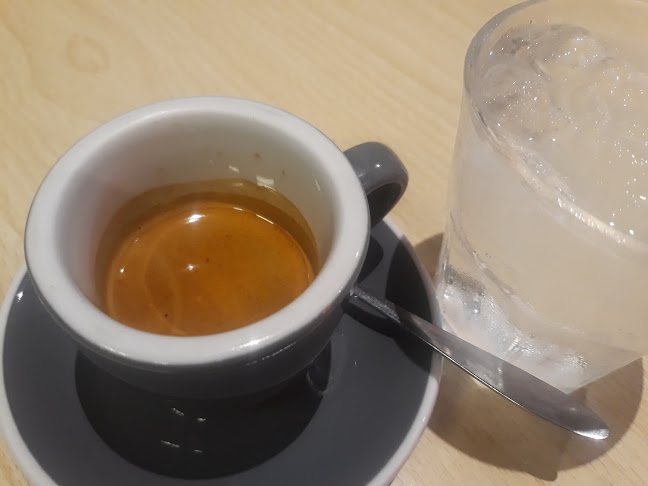 Opinii despre Luthier Coffee în Kota Palembang - Gastronomi dan perhotelan