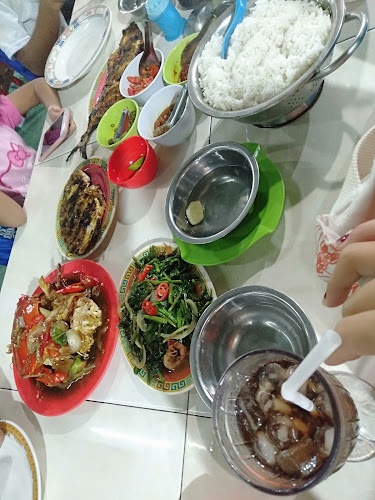 Comentarii opinii despre Rumah Makan Selera Alam