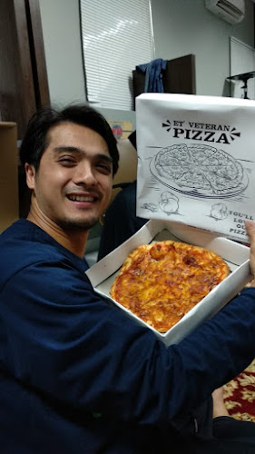 et Veteran Pizza Cilodong - Gastronomi dan perhotelan