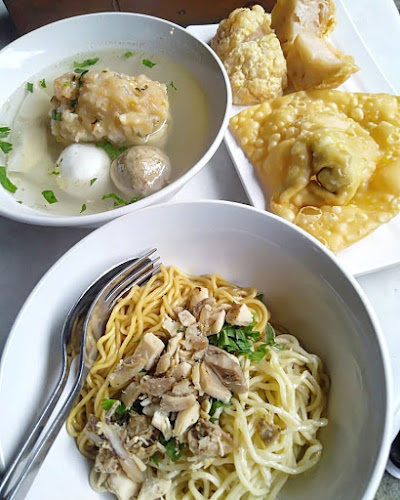 Jl. Hasanudin No.12, Lebakgede, Kecamatan Coblong, Kota Bandung, Jawa Barat 40132