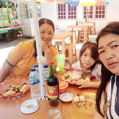 Opinii despre dM Cafe Tomohon în Kota Tomohon - Gastronomi dan perhotelan