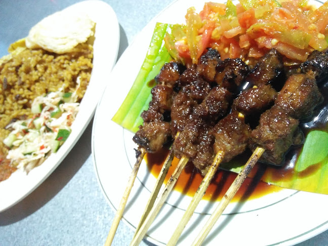 Nasi Goreng Sapi dan Kambing Sate Maranggi - Gastronomi dan perhotelan