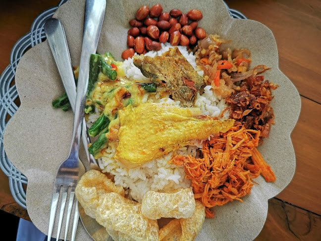 Opinii despre Locaāhands - Food & Coffee în Surabaya - Gastronomi dan perhotelan