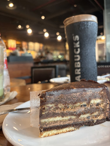 Starbucks Cambridge City Square - Gastronomi dan perhotelan