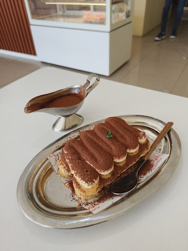 Dubai, Ruko Plaza, Jl. Tole Iskandar No.5, Depok, Kec. Sukmajaya, Kota Depok, Jawa Barat 16411