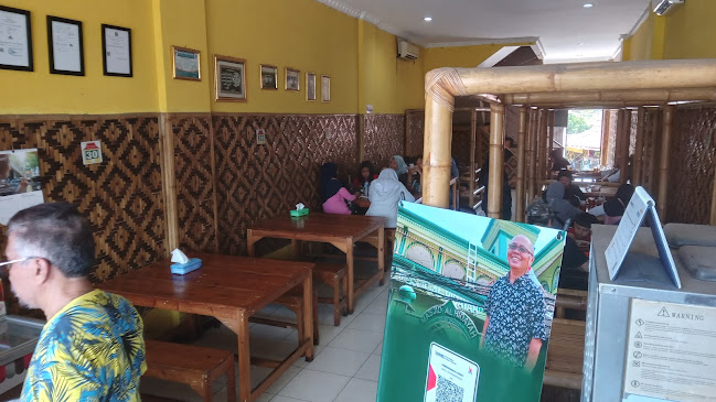 Rumah Makan Khas Betawi Babeh Sadeli - Kota Tangerang Selatan