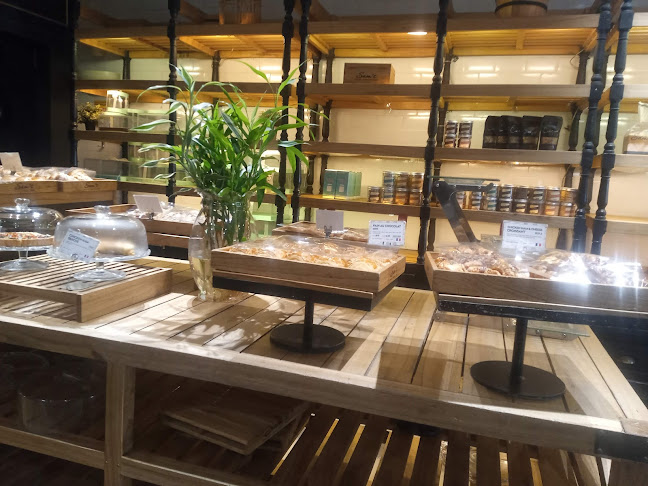 Jl. Uskup Agung No.15, Madras Hulu, Kec. Medan Polonia, Kota Medan, Sumatera Utara 20151