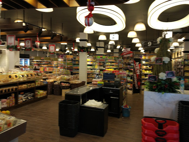 Jl. Jendral Sudirman No.73, Pinaesaan, Kec. Wenang, Kota Manado, Sulawesi Utara 95114