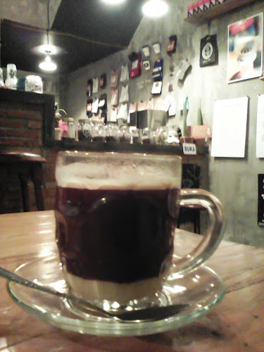 Opinii despre Brainssuck Coffee & Donuts în Kota Magelang - Gastronomi dan perhotelan