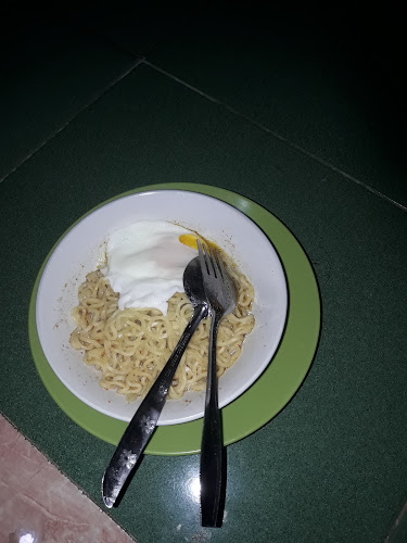 Comentarii opinii despre KEDAI KOPI ANGKRINGAN KAMPUS