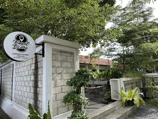 Opinii despre Tempat Bicara Coffee & Eatery în Kota Banjar Baru - Gastronomi dan perhotelan