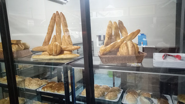 Opinii despre Zee Bakery & Coffee Shop în Kota Bengkulu - Gastronomi dan perhotelan