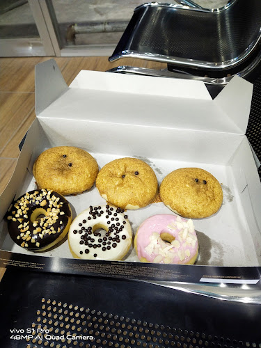 Roti Kapiten Bunz Donut Coffee Kedung Mundu Semarang - Kota Semarang