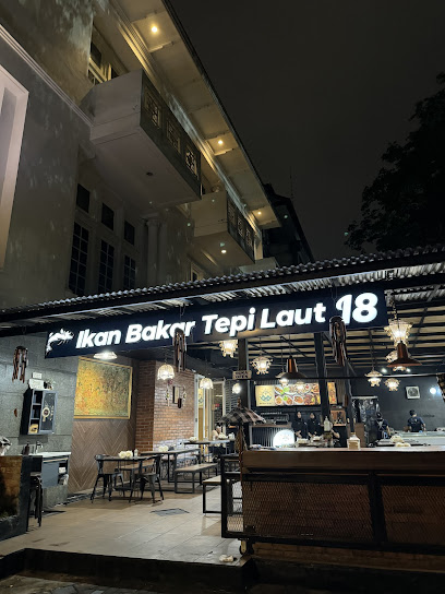 Ikan Bakar Tepi Laut 18