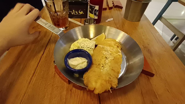 Tunjungan Plaza 5 Lantai 5 #5, Jalan Basuki Rahmat No. 8-12, Jl. Basuki Rahmat No.8-12 5, Kedungdoro, Kec. Tegalsari, Surabaya, Jawa Timur 60261