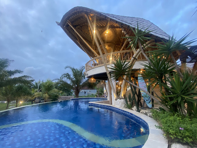 Hago Beach - Gastronomi dan perhotelan