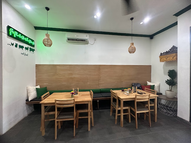 Sauce Tree Sanur: Plant Based Cafe - Gastronomi dan perhotelan