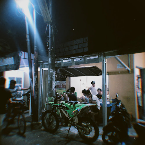 Opinii despre WARKI în Kota Depok - Gastronomi dan perhotelan