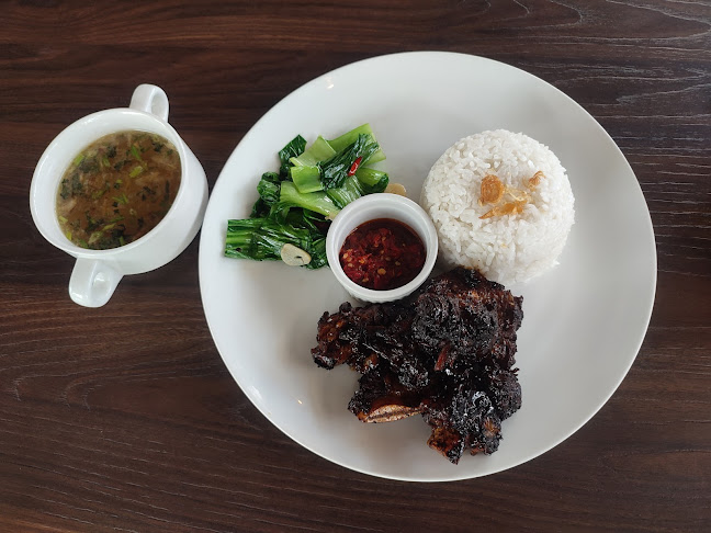 La Basil Koffie & Resto - Gastronomi dan perhotelan