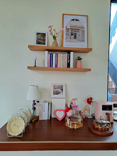 Aiu cafe - Gastronomi dan perhotelan