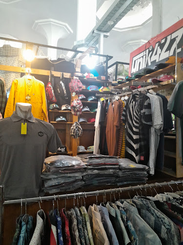 Comentarii opinii despre Toko unik427 ( pusat grosir topi distro terlengkap )