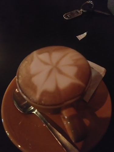 Opinii despre Gelavian's Coffe Shop în Kota Batam - Gastronomi dan perhotelan