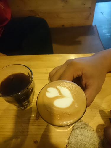 Opinii despre Kopi libre în Kota Tangerang - Gastronomi dan perhotelan