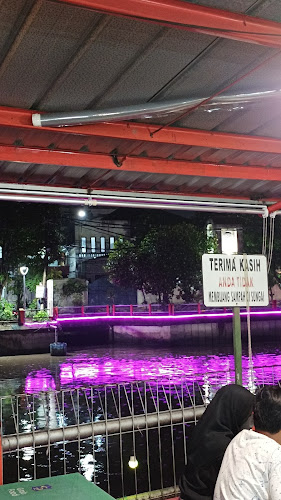 Sentra Wisata Kuliner Taman Prestasi - Gastronomi dan perhotelan