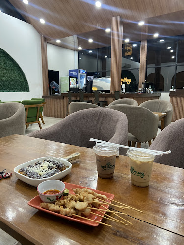 Opinii despre RINDANG COFFEE AND EATERY în Kota Palembang - Gastronomi dan perhotelan