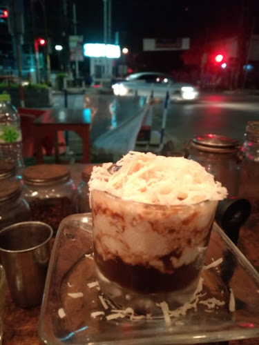 Comentarii opinii despre Kopi Serang "Camilla Cafe"