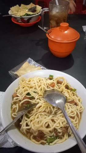 Opinii despre Bakso Urat Putra Mulya în Kota Dumai - Gastronomi dan perhotelan