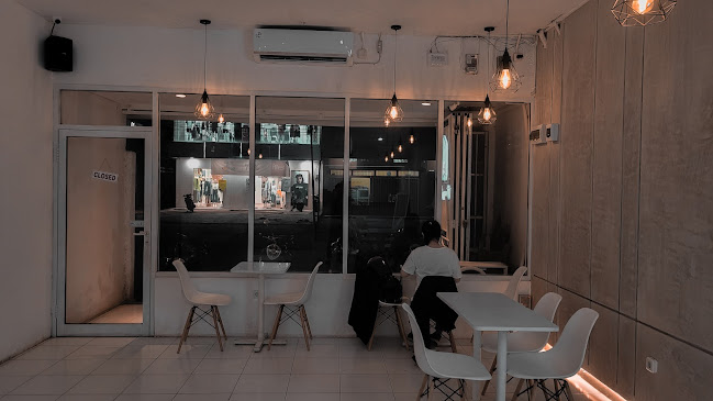 47H2+55F, Jl. Dr. Sam Ratulangi, Kp. Baru, Distrik Sorong, Kota Sorong, Papua Bar. 98411