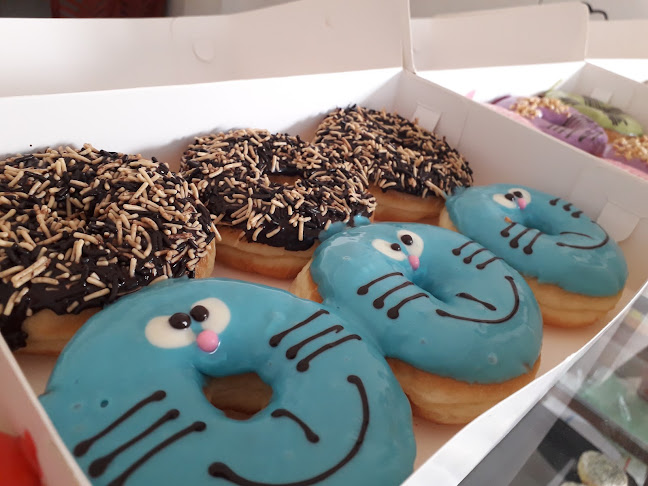 Indira Donat & Brownies - Gastronomi dan perhotelan