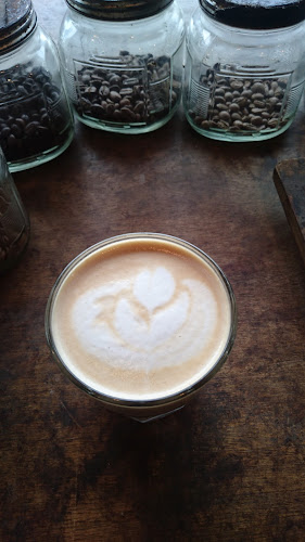 Opinii despre Kopi Serang "Camilla Cafe" în Kota Serang - Gastronomi dan perhotelan