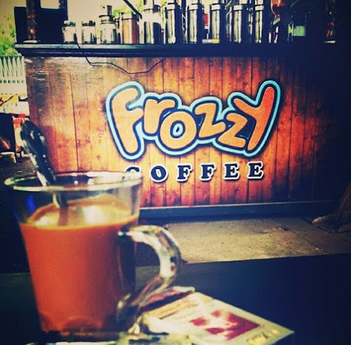 Opinii despre Frozzy Coffee&Juice în Kota Makassar - Gastronomi dan perhotelan