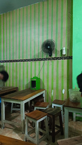 Opinii despre Rumah Makan Mak SRI în Kota Blitar - Gastronomi dan perhotelan